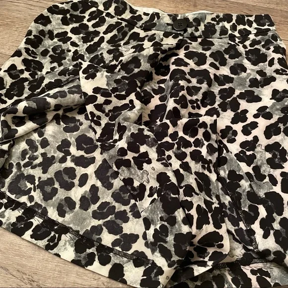 NET Zara cheetah leopard print satin skort/shorts in blue - Picture 11 of 12
